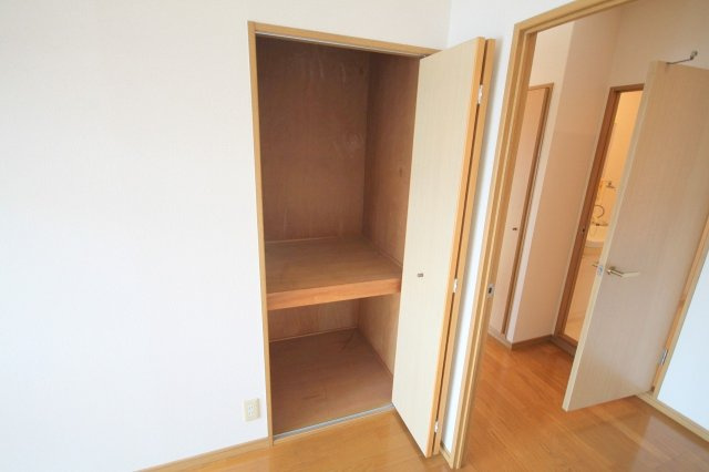 メゾンドール荒牧の収納|※同建物の類似写真になります。