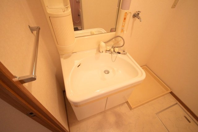 メゾンドール荒牧の洗面所|※同建物の類似写真になります。