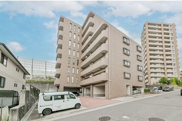 アプローズの駐車場