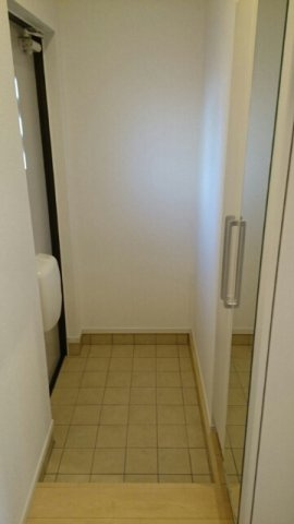 ラ・フェリーチェⅠ　　刈谷市近郊の賃貸はクラスホームの玄関|収納もある玄関です