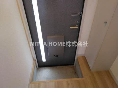 ヴィラ・かしの木Ⅰ，Ⅱの玄関|シューズボックスあり●