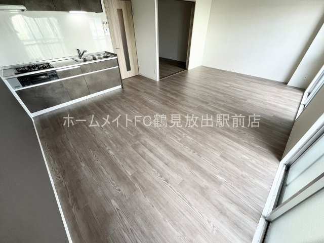東大阪市稲田上町２丁目の賃貸マンションの居間・リビング