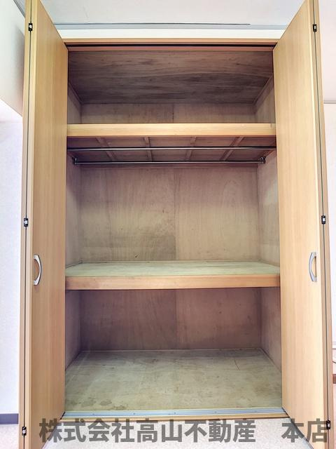 アネックス赤間の収納