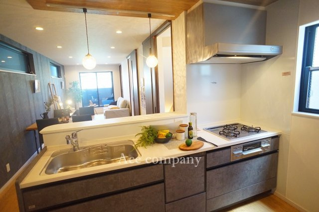 【キッチン】 | 東大阪市中小阪1丁目　【1号地/全2区画】 | 【タカラスタンダード製】食洗機＆浄水器完備のシステムキッチン☆ガラストップガスコンロ☆