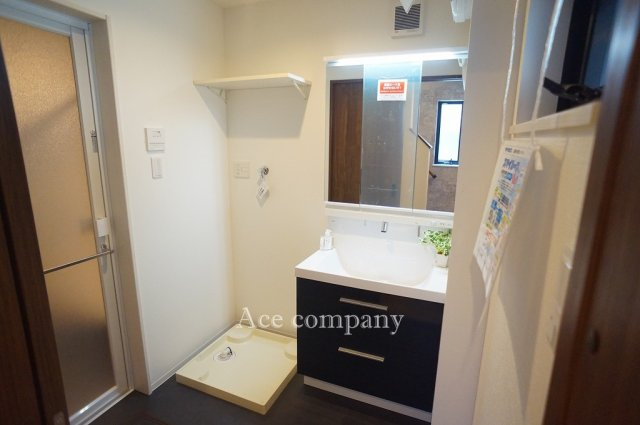 【ランドリースペース】 | 東大阪市中小阪1丁目　【1号地/全2区画】 | 洗面室に床下収納付きです♪
