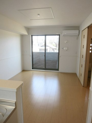 グランデ・フィオーレ　　刈谷市近郊の賃貸はクラスホームの居間・リビング|おしゃれな居間です