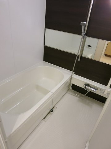 グランデ・フィオーレ　　刈谷市近郊の賃貸はクラスホームの浴室|きれいなお風呂です