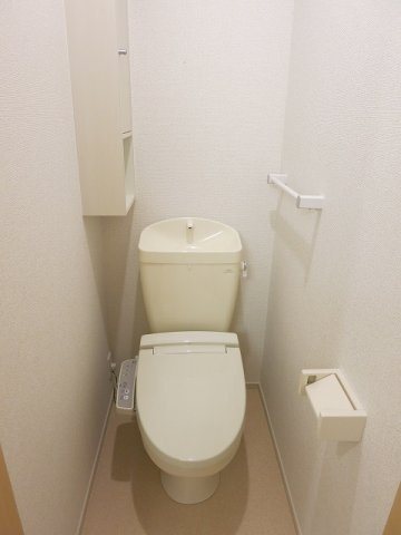グランデ・フィオーレ　　刈谷市近郊の賃貸はクラスホームのトイレ|落ち着いた色調のトイレです