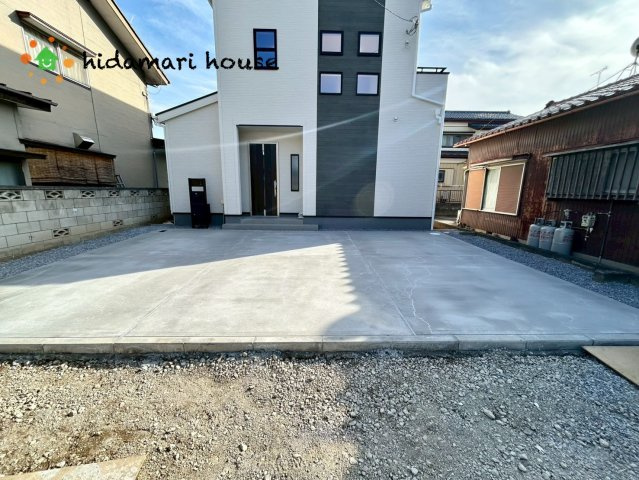 上尾市上第2　新築戸建　リーブル01の前面道路含む現地写真