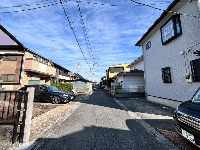 上尾市上第2　新築戸建　リーブル01の前面道路含む現地写真