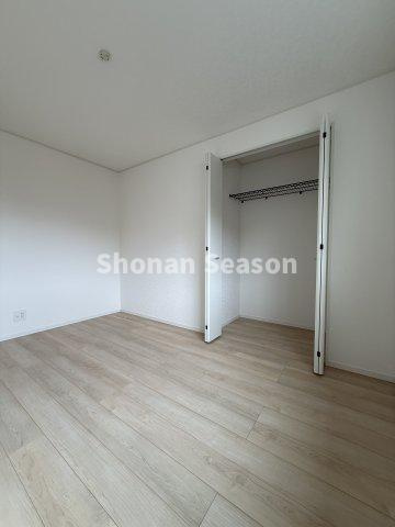 【収納】 | 各居室にクローゼットが備わり、お部屋ごと荷物が片付きます。
