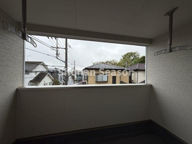 【バルコニー】 | ゆとりあるバルコニーで洗濯物もたっぷり干せますね。