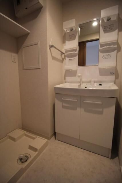 グリンヒル本郷元町の洗面所