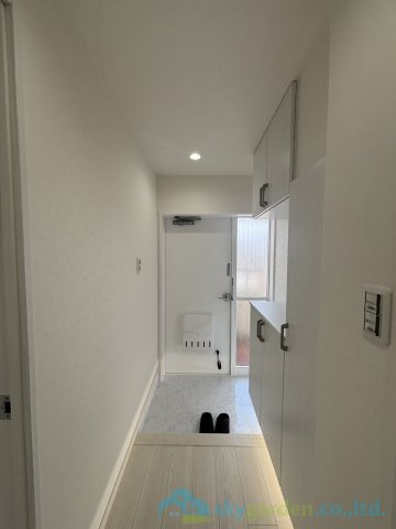 白金山団地　８号棟の玄関