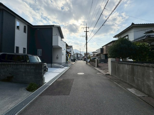 ーBloomーブルームー小倉南区下貫3丁目2期　【小倉南区　新築戸建て】の前面道路含む現地写真|現地撮影　2025,11,14　ーBloomーブルームー小倉南区下貫3丁目2期　【小倉南区　新築戸建て】
