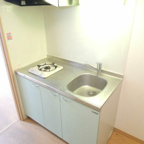 ＪＣ　ＳＯＵＴＨ　ＳＨＩＫＩ　２９５のキッチン