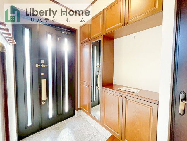 牛久市中央1丁目　中古戸建の玄関