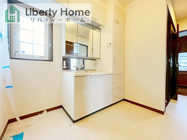 牛久市中央1丁目　中古戸建の独立洗面台