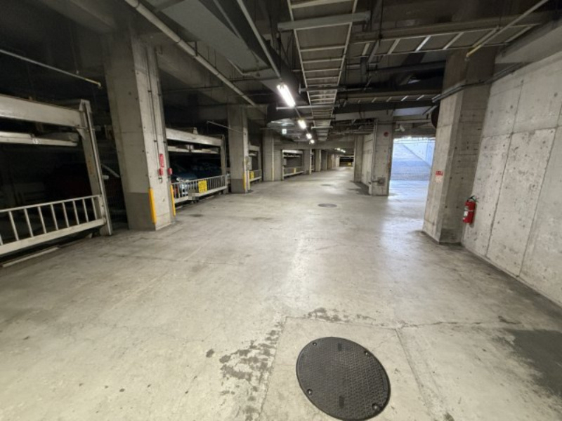 スペリオシティ泉北深井の駐車場