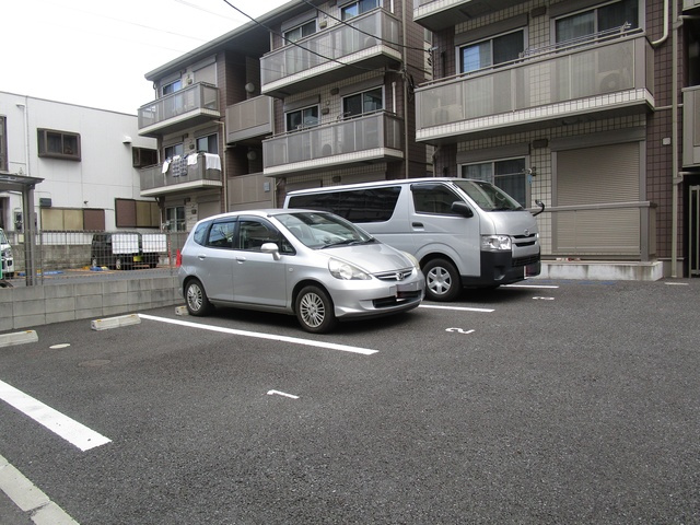 カーサ　アリエッタⅡの駐車場|★駐車場★