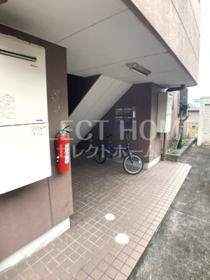 【エントランス】 | ガーデンヒルズN | 建物の内部です