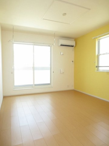 ＦｌａｇＳｈｉｐ福津Ａの居間・リビング|ゆったりとしたリビングです