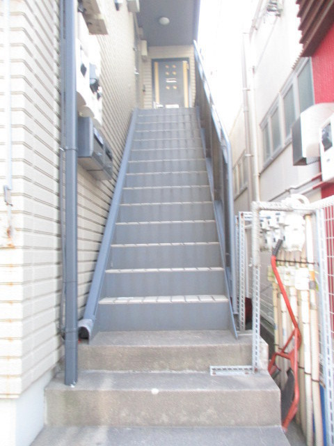 メゾンドゥ大嶋のエントランス|★共用階段★