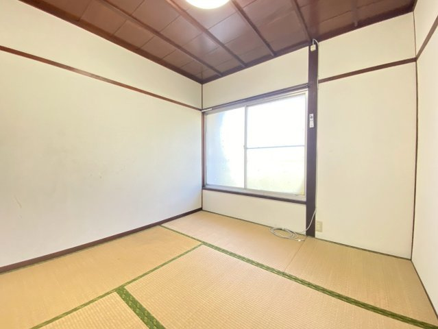 中穂積貸家の寝室