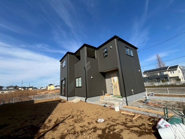 【Livele Garden】　久喜市佐間　全2邸の前面道路含む現地写真|カースペース並列4台駐車可能♪
2025年11月撮影