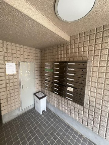 Grand Value 小日向(旧シャルム小日向)のエントランス