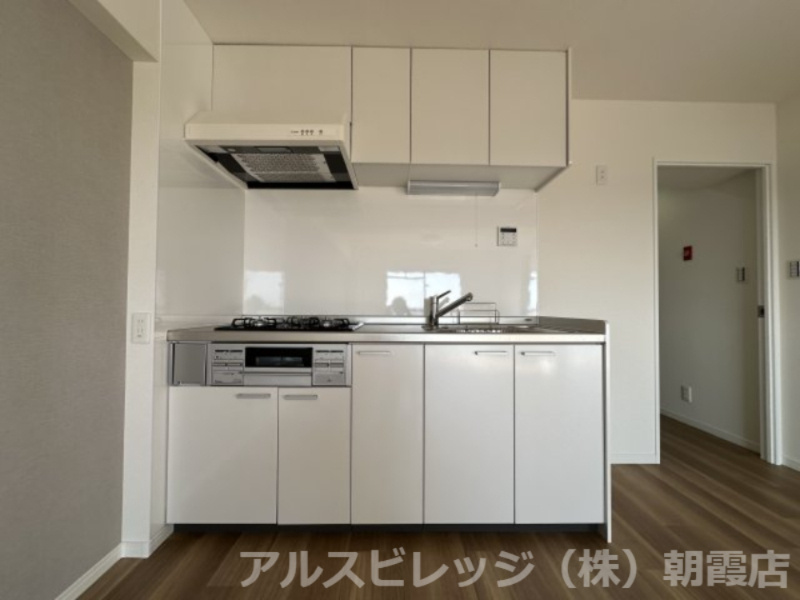 ローリエ朝霞台のキッチン|コンパクトなキッチンで掃除もラクラク