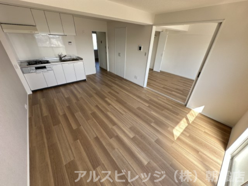 ローリエ朝霞台の居間・リビング