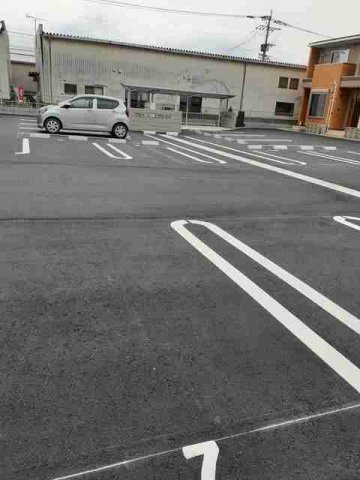 ウメミツハウス１の駐車場