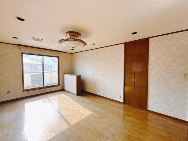 【中古戸建】高崎市倉賀野町の洋室|■2階洋室｜子供部屋のメリットは「自立心を養うことができる」「自分で整理整頓できるようになる」そして、お子様が成長した際には「プライバシーを確保できる」といい事だらけ♪