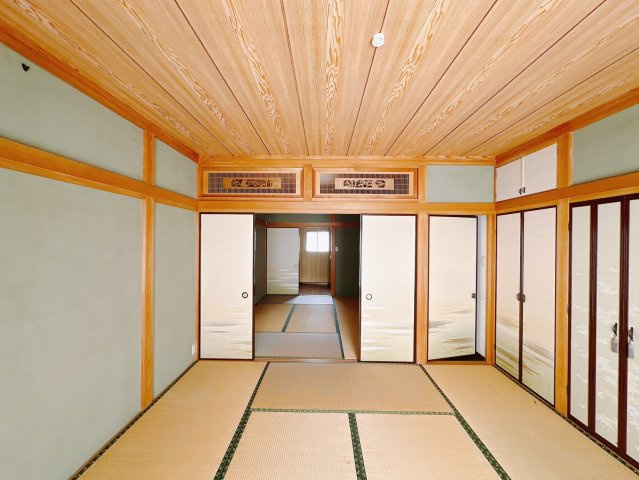 【中古戸建】高崎市倉賀野町の和室|■2階和室｜和室でしか味わえない畳ならではの香りや素材で和のやすらぎを感じてください♪休日はお子様とお昼寝するのにも最適です！