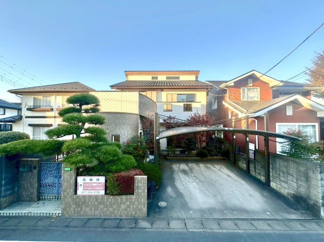 【中古戸建】高崎市倉賀野町の外観|■外観｜土日のご見学はもちろん、平日・夜間のご案内も大歓迎です♪「今から見たい」や「仕事終わりに見たい」にもご対応できますのでお気軽にお問い合わせください♪