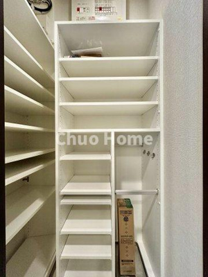 【玄関】 | シティタワーズ東京ベイセントラルタワー | 【玄関】玄関には大型のシューズクローゼットを設置しておりますのでいつでもスッキリりとした空間を保てます。玄関周りを清潔に使うのはとても大事なことですよね。