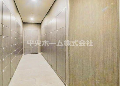 【設備】 | シティタワーズ東京ベイセントラルタワー | 【宅配ボックス】在宅時・不在時に関わらず、居住者の代わりに非対面で宅配物を受け取ってくれる便利な設備です。わかりやすくご説明致しますので見学時にはお部屋だけではなく共用部分もぜひチェックしてください。