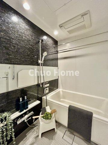 シティタワーズ東京ベイセントラルタワーの浴室|【バスルーム】暖房換気乾燥機付きシステムバスルーム。暖房・冷風・換気・乾燥など、毎日を快適に過ごせるうれしい機能が揃っています。雨の日の洗濯物も安心です。