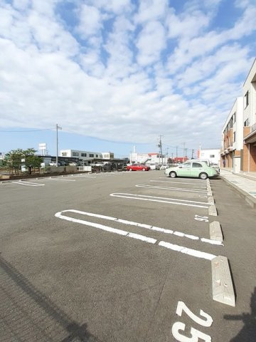 カレントレジデンス女池Ⅱの駐車場