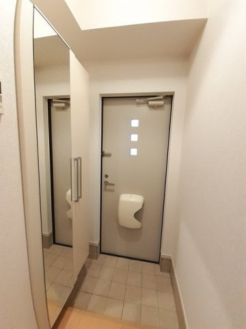 カレントレジデンス女池Ⅱの玄関