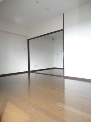 【寝室】 | エスポワール六ツ門 | 寝室にいかがでしょうか※同タイプのお部屋になります。