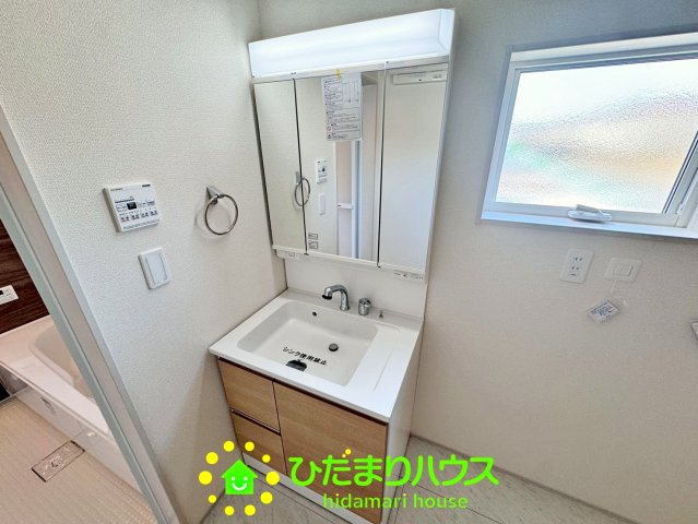 久喜栗原第2　新築一戸建て　02　リーブルガーデンの独立洗面台