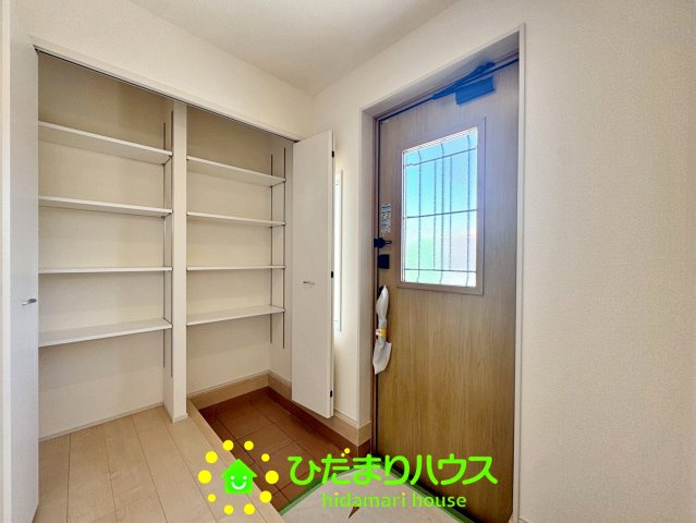 久喜栗原第2　新築一戸建て　02　リーブルガーデンの玄関