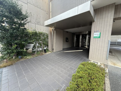 【エントランス】 | CON BRIO ST(コンブリオエスティ)