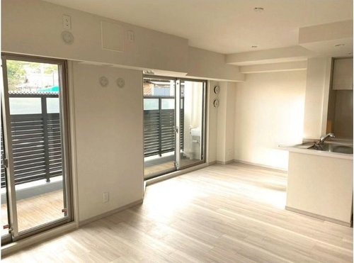 プレサンスロジェ京都桂川の居間・リビング|DKはゆとりの約16.5帖。床暖房付きで冬も快適に過ごせます。