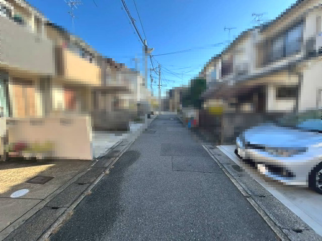 京都市西京区上桂三ノ宮町の前面道路含む現地写真|前道：北側幅員約4.0ｍです。