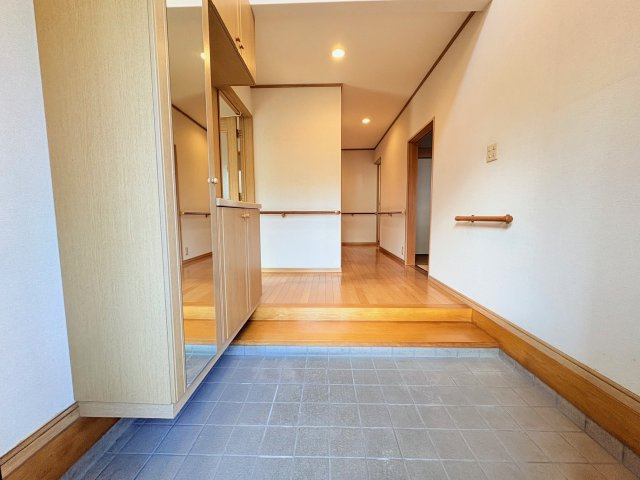 神戸市北区星和台1丁目戸建の玄関