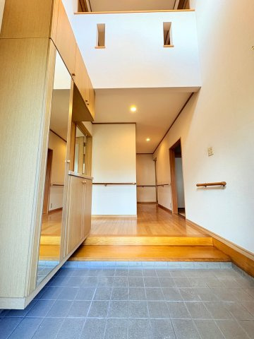 神戸市北区星和台1丁目戸建の玄関