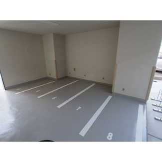 【駐車場】